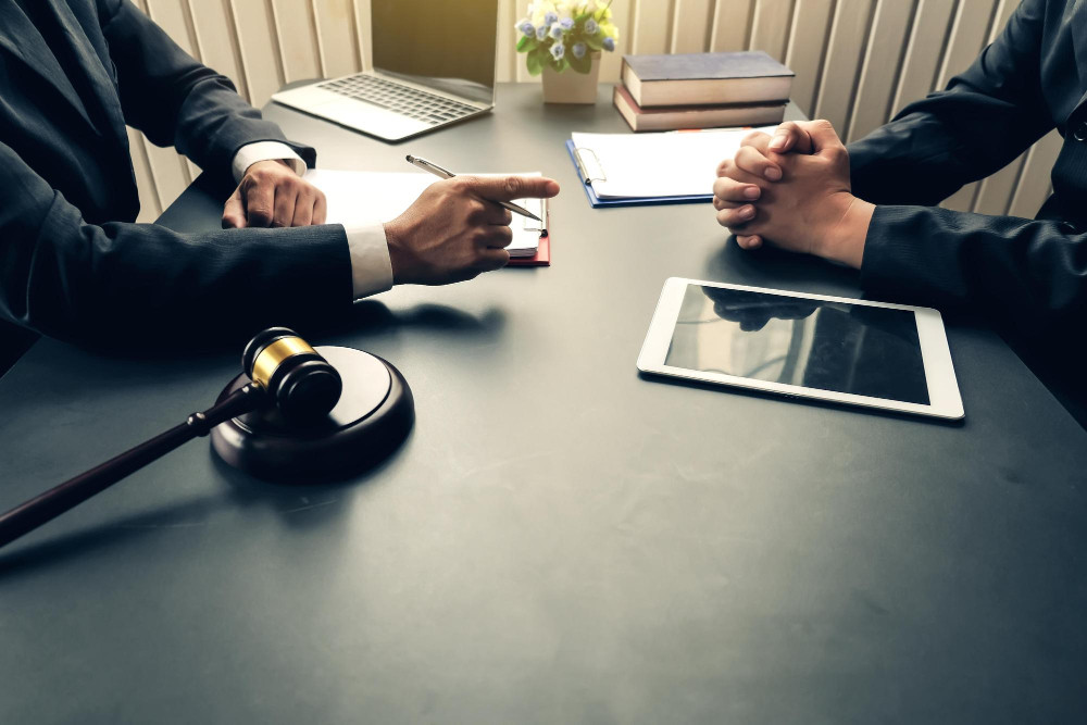 Fractional general counsel providing legal strategy for growing Nevada business