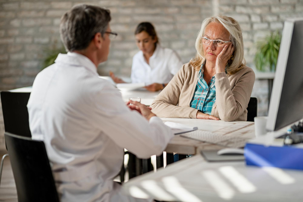 medical-malpractice-nevada Medical malpractice attorney consulting with an injured patient in Nevada.