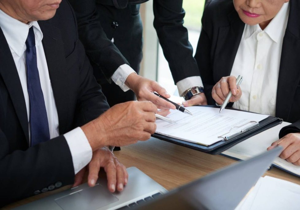 understanding-the-legal-process-nevada Attorney meeting with a client to explain the legal process in Nevada.